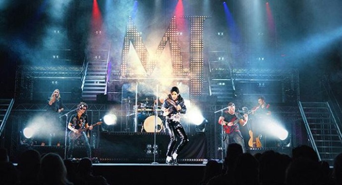 Budapesten és Debrecenben lesz látható a MIchael - Michael Jackson show!
